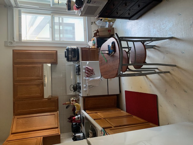 1085 2nd kitchen .jpg